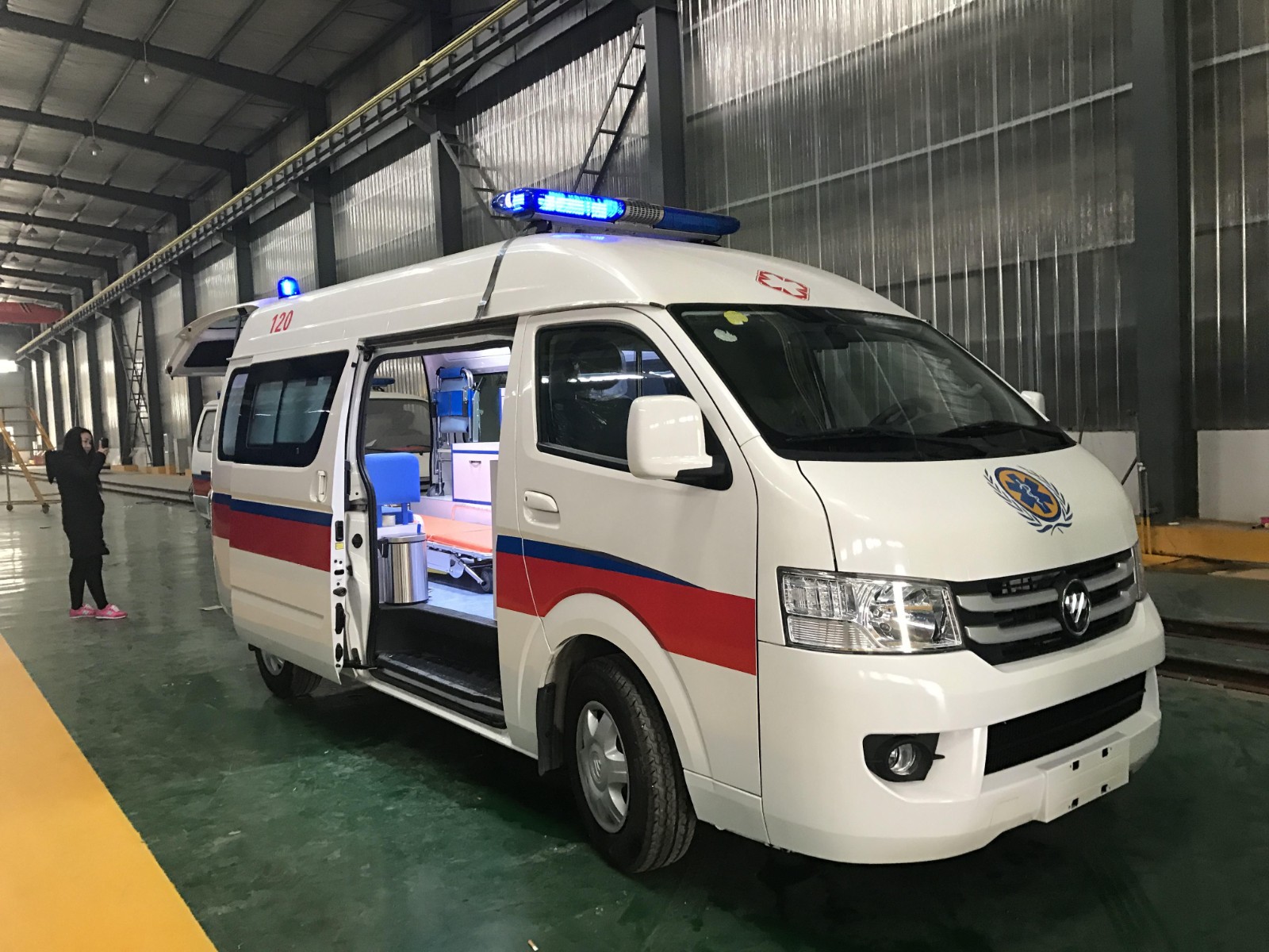 可克达拉市救护车转院