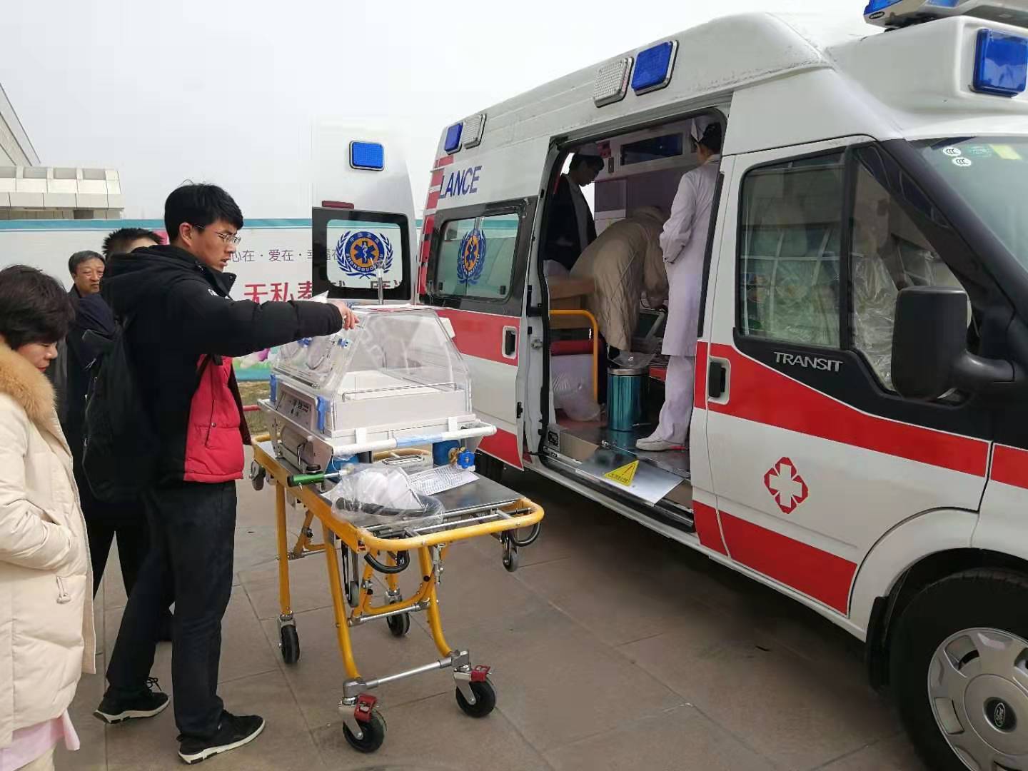 可克达拉市救护车转院