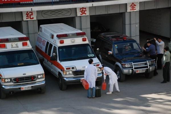 可克达拉市救护车转院